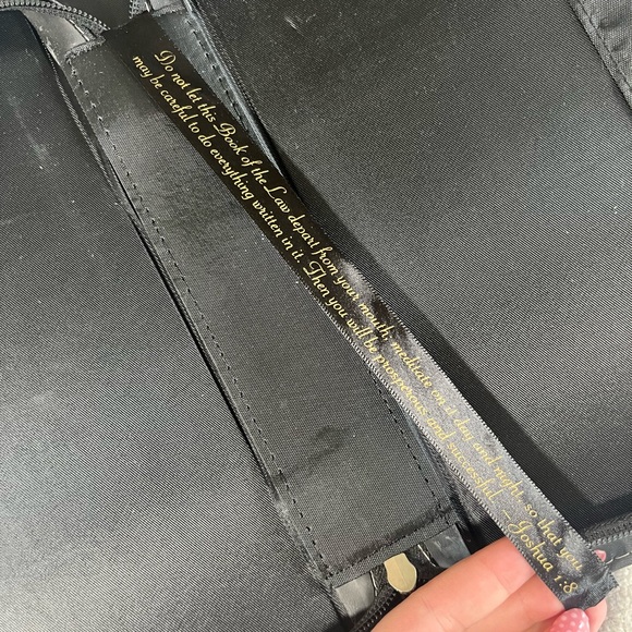 Black and Gold Faith Love Amazing Grace Bible Cover - Picture 4 of 6